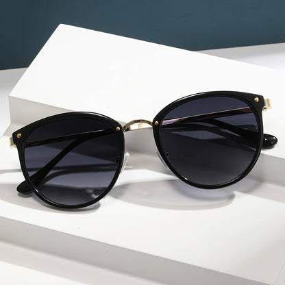 Elegance Noir™ Women’s Sunglasses