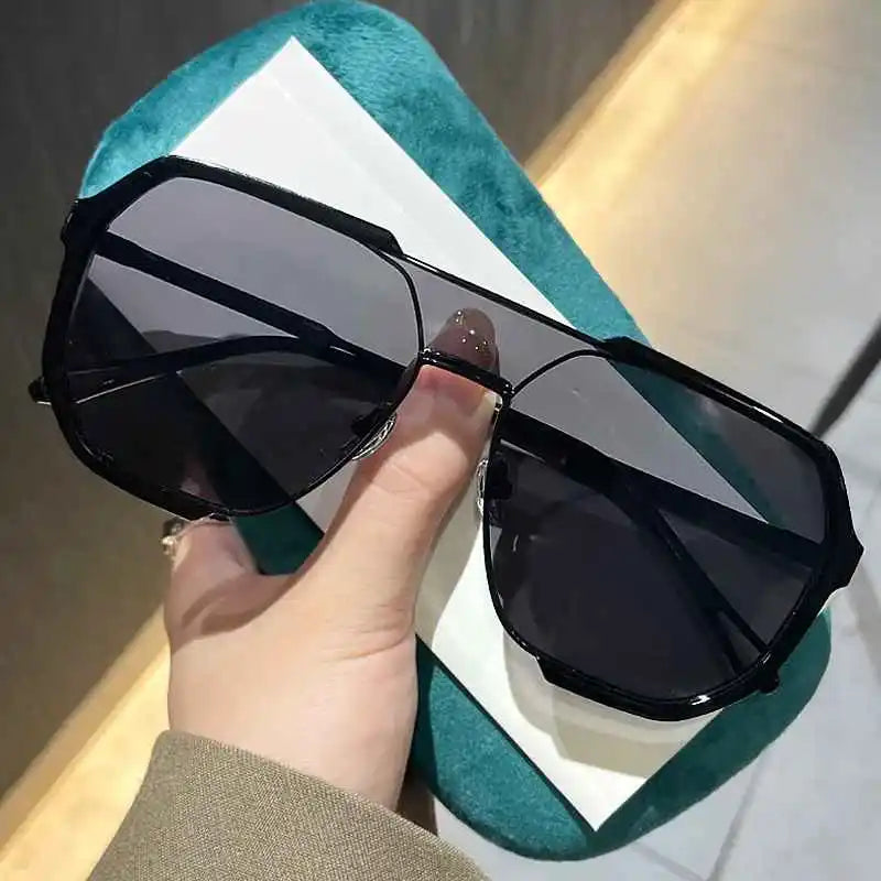 Visionair pilot-style sunglasses in Black 