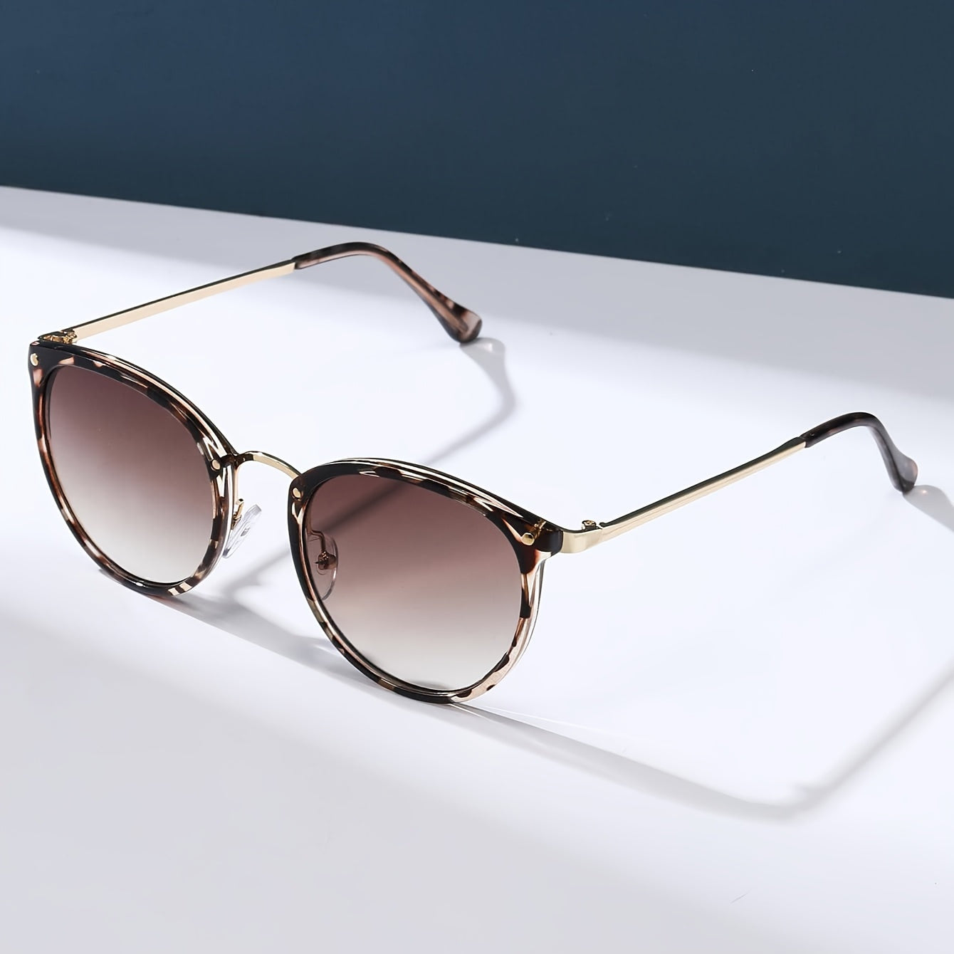 Elegance Noir™ Women’s Sunglasses