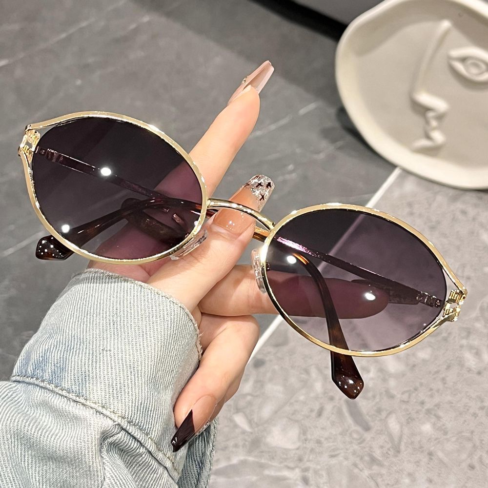 Glam™ Oval Classic Sunglasses